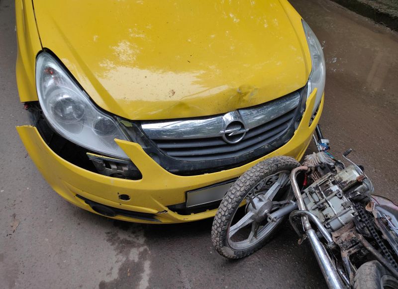 В Рязани попал в аварию 15-летний подросток на мопеде