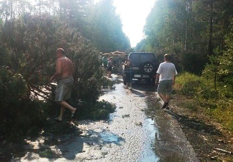 Над деревней Деулино пронесся ураган с ливнем