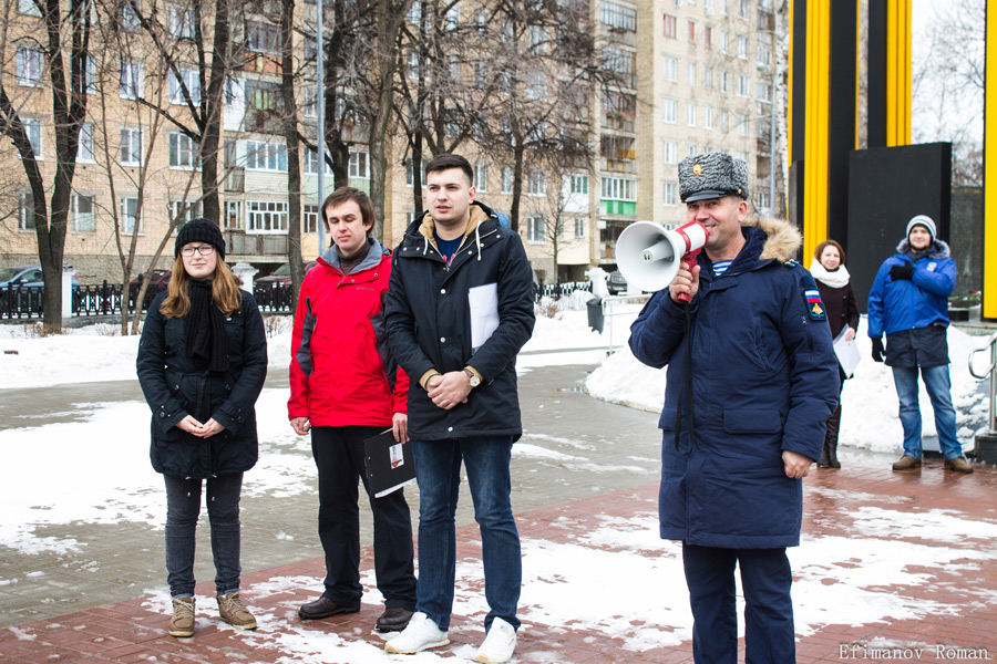 Молодые парламентарии поздравили рязанцев с Днем защитника Отечества