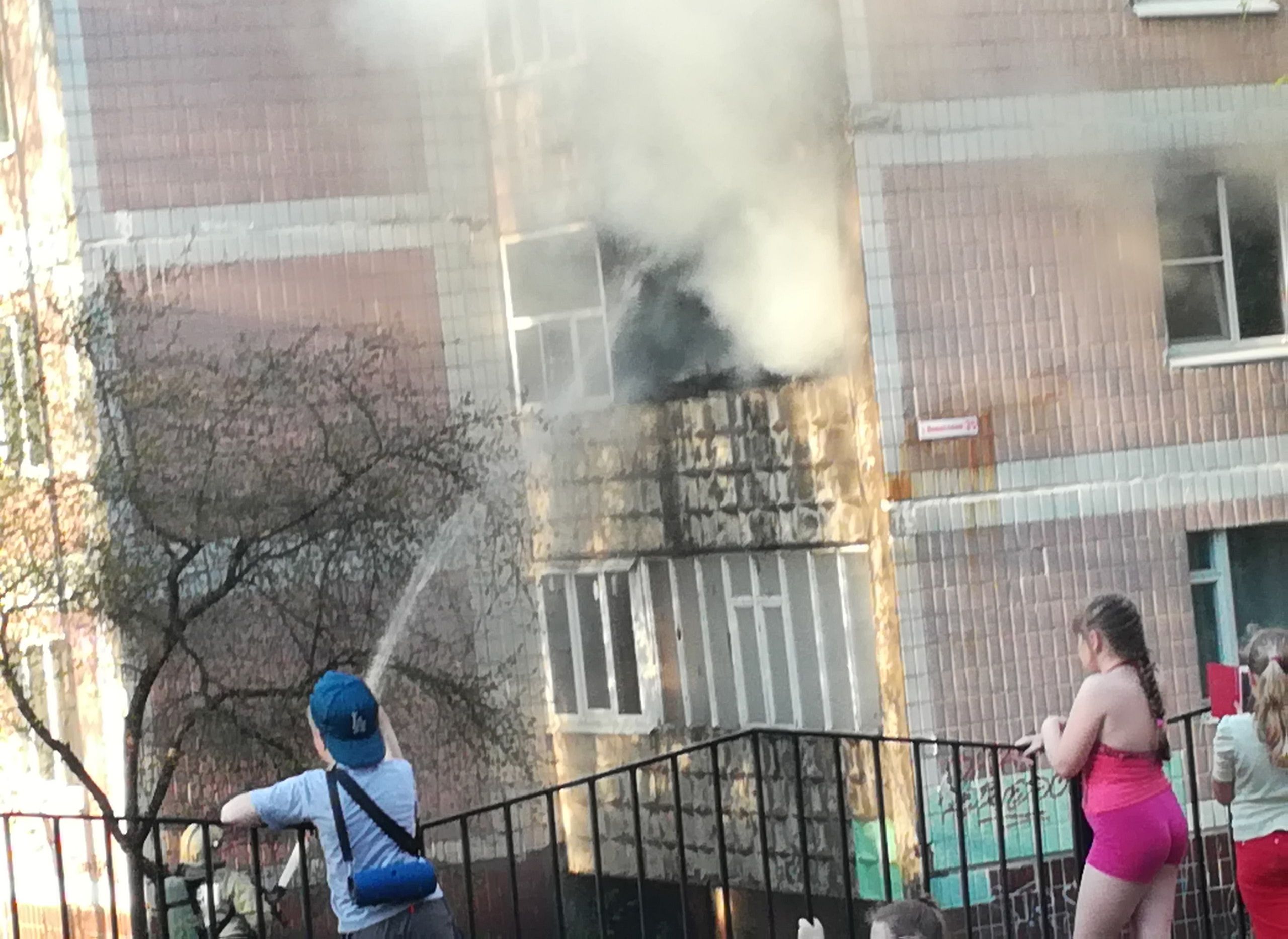 В многоэтажке на улице Новоселов произошел пожар