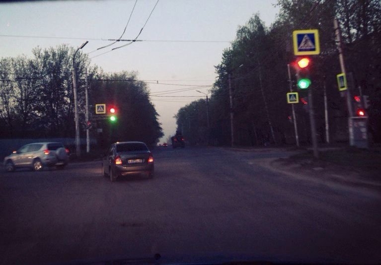 В Рязани светофор «сошел с ума» (видео)