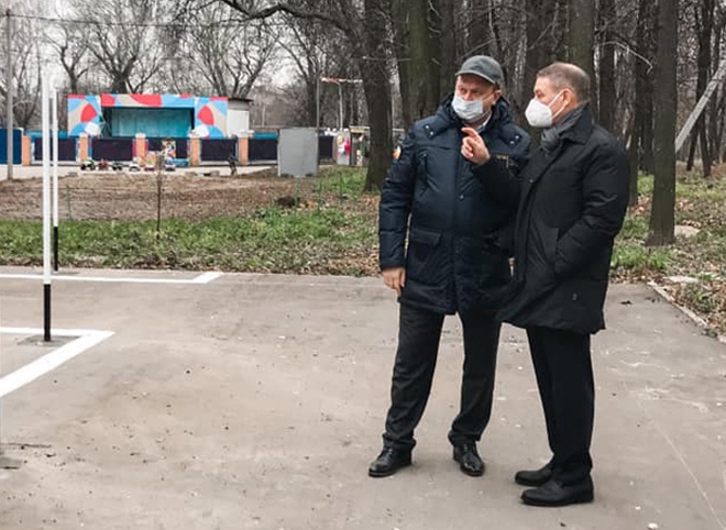 Аркадий Фомин оценил ход строительства детского автогородка в ЦПКиО