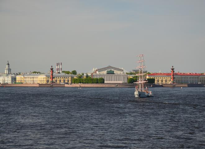 Вслед за Москвой карантинные ограничения вводят и в Санкт-Петербурге
