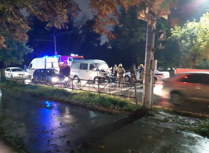 В ДТП с «Газелью» в центре Рязани серьезно пострадал 50-летний мужчина