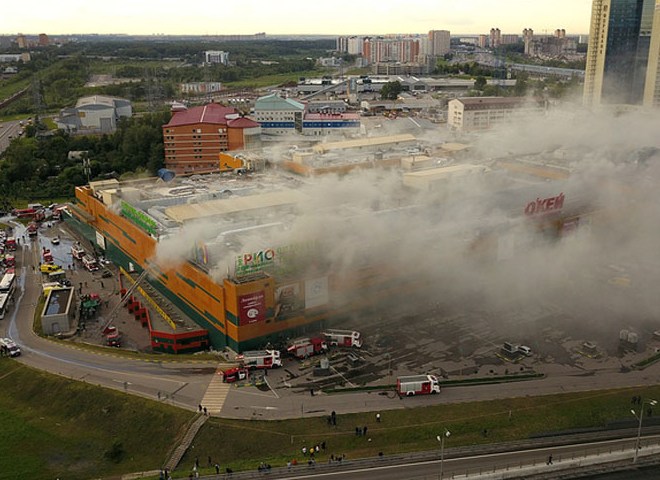 В Москве загорелся крупный торговый центр «РИО»  (видео)