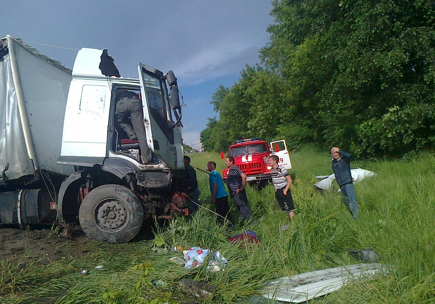 В Рязанской области столкнулись «легковушка» и 3 грузовика