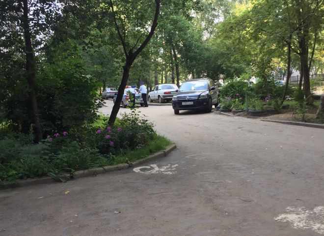 Соцсети: в Дашково-Песочне автомобиль скрылся после наезда на женщину