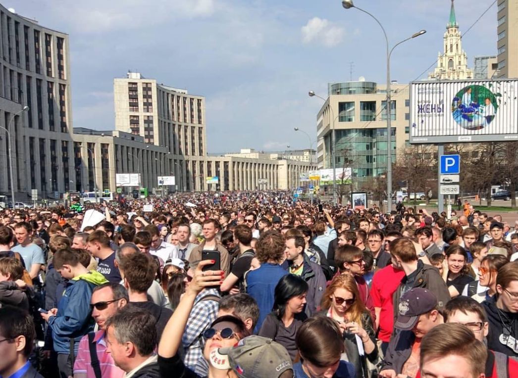 В Москве более 10 тыс. человек вышли на акцию протеста против блокировки Telegram