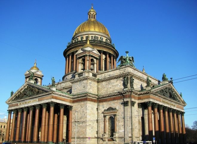 Власти Петербурга попросили вывезти экспонаты из Исаакия к Пасхе