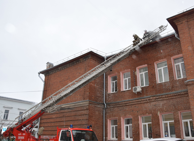 МЧС: возгорание в здании РГУ на улице Семинарской ликвидировано