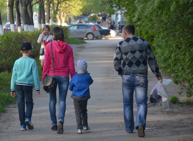 Правительство выделит 1,5 млрд рублей на выплаты многодетным семьям