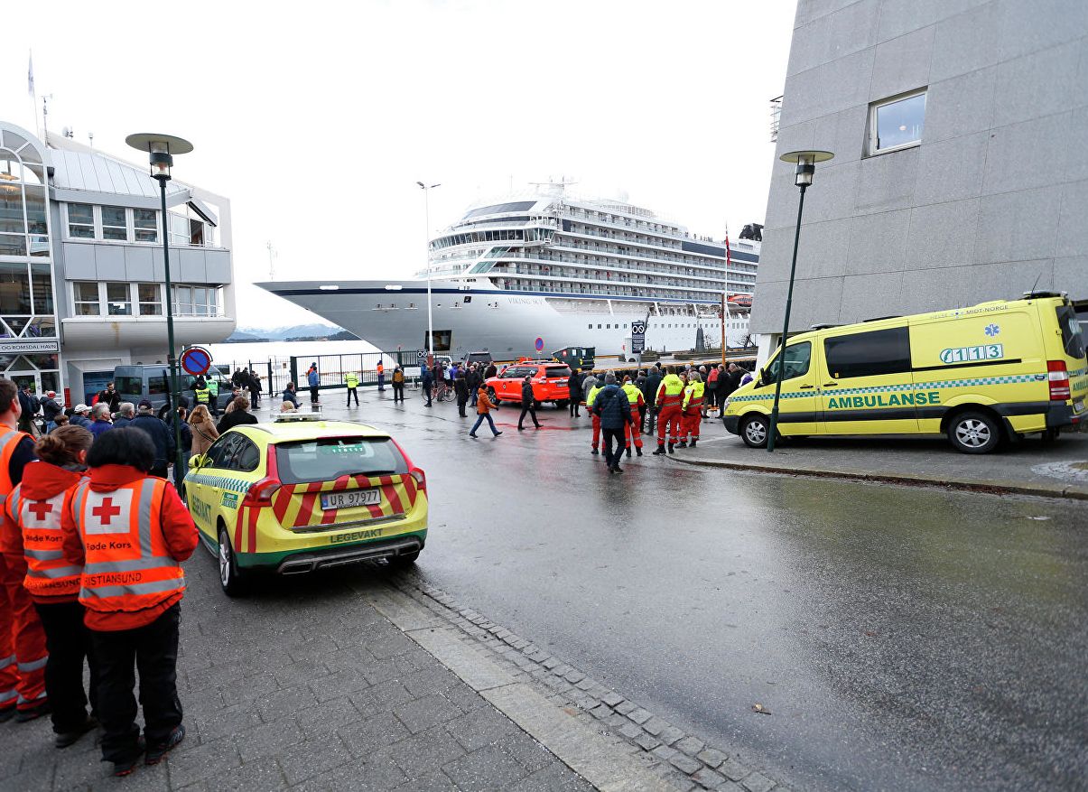 Норвежский лайнер Viking Sky прибыл в порт Молде