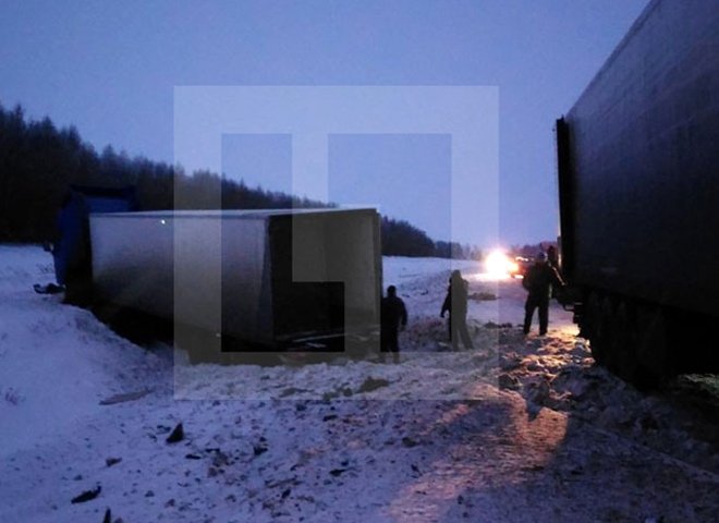 В ночном ДТП под Саратовом погибли семь человек