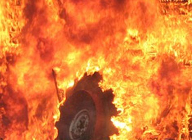 В Солотче трое парней украли чужую машину и сожгли