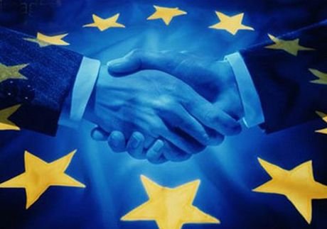 Украина и ЕС подписали политическую часть соглашения