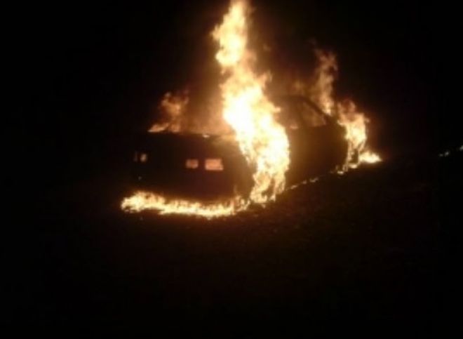 Ночью в поселке Элеватор горели два автомобиля