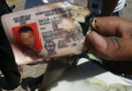 Боевики обнародовали фото паспортов россиян со сбитого Ми-8