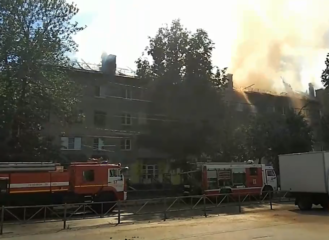 Появилось видео тушения пожара на Грибоедова