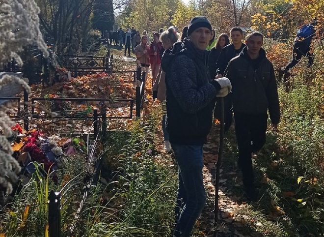 Волонтеры начали искать Елену Логунову на Сысоевском кладбище