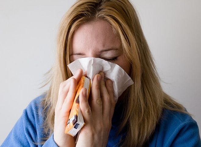 Инфекционист: коронавирус начал «маскироваться» под сезонную простуду