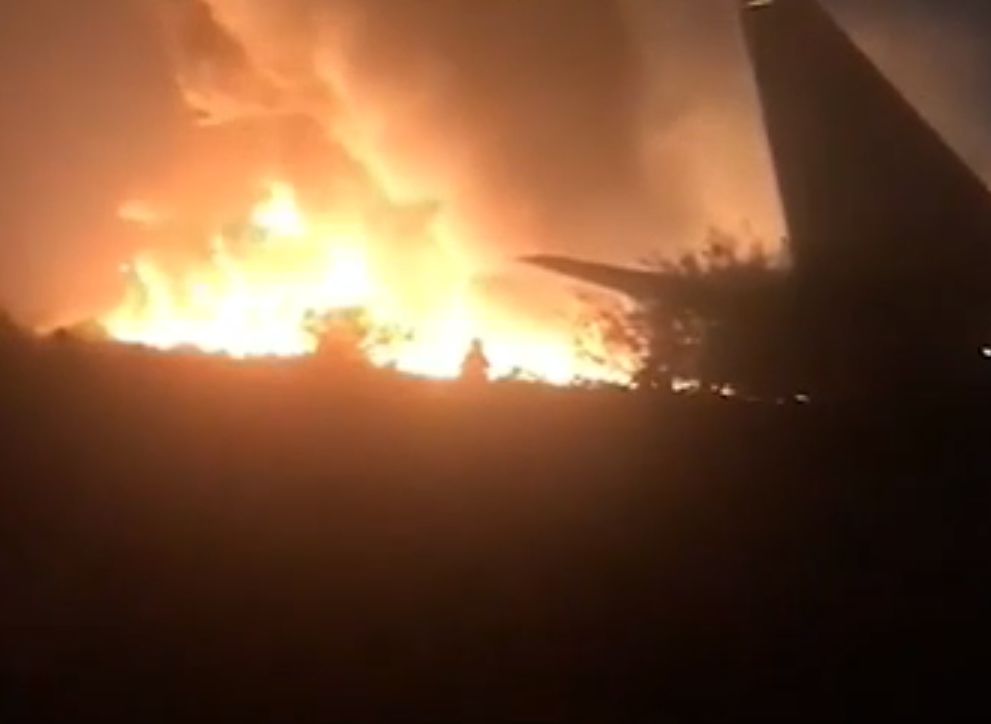 Появилось видео, снятое в первые секунды после крушения Boeing в аэропорту Сочи