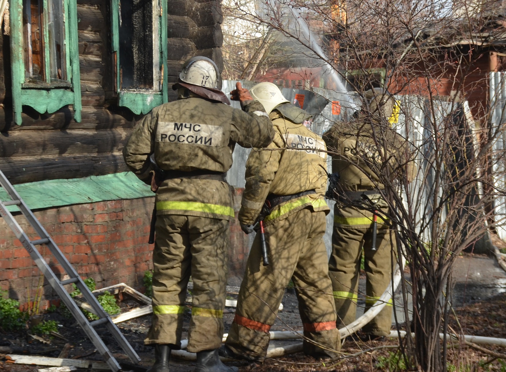 В Сасовском районе загорелись жилой дом, сарай и баня, есть погибший