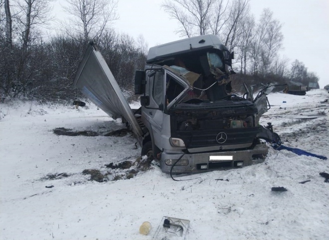 В Путятинском районе столкнулись два грузовика, есть пострадавшие