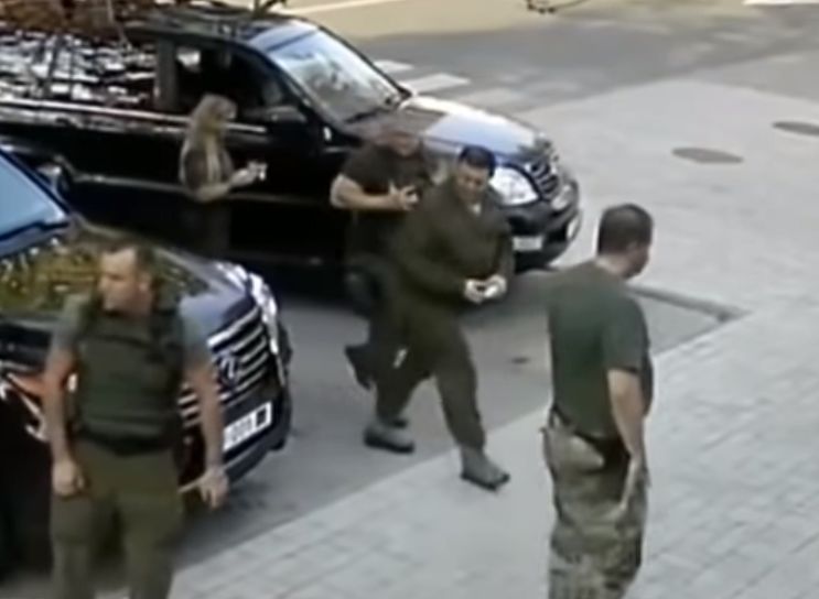 Взрыв в кафе «Сепар», в котором погиб Захарченко, попал на видео