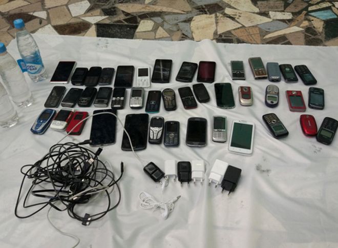 В рязанскую колонию пытались провезти более 40 мобильных телефонов