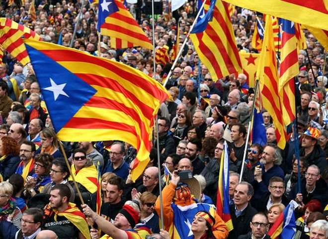 Глава Каталонии предложил приостановить установление независимости