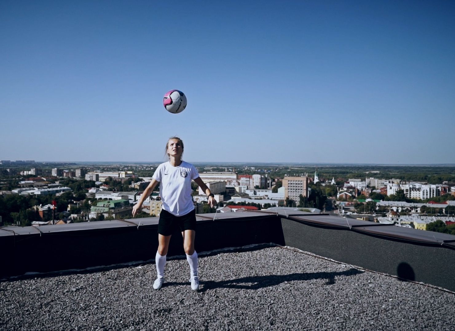 Футболистки «Рязани-ВДВ» пригласили рязанцев на матч Лиги чемпионов (видео)