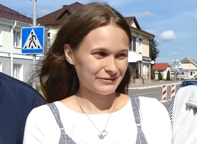 Девочка, обнаруженная 20 лет назад на вокзале в Рязани, нашла своих родителей
