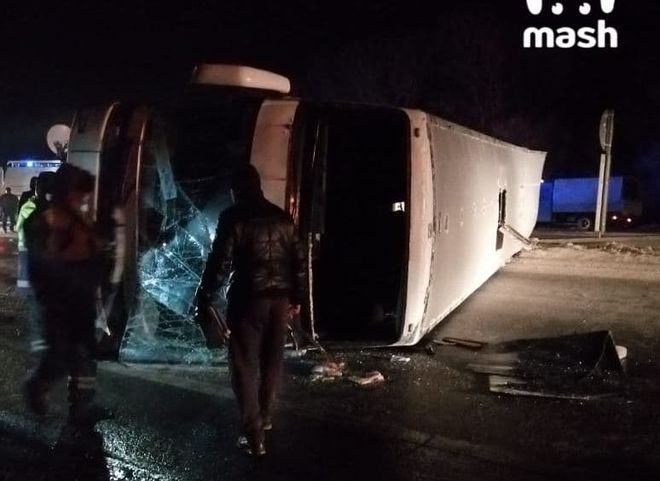 В Спасском районе перевернулся рейсовый автобус, пострадали 18 человек