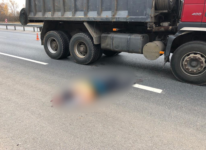 В Рязанском районе грузовик задавил дорожного рабочего