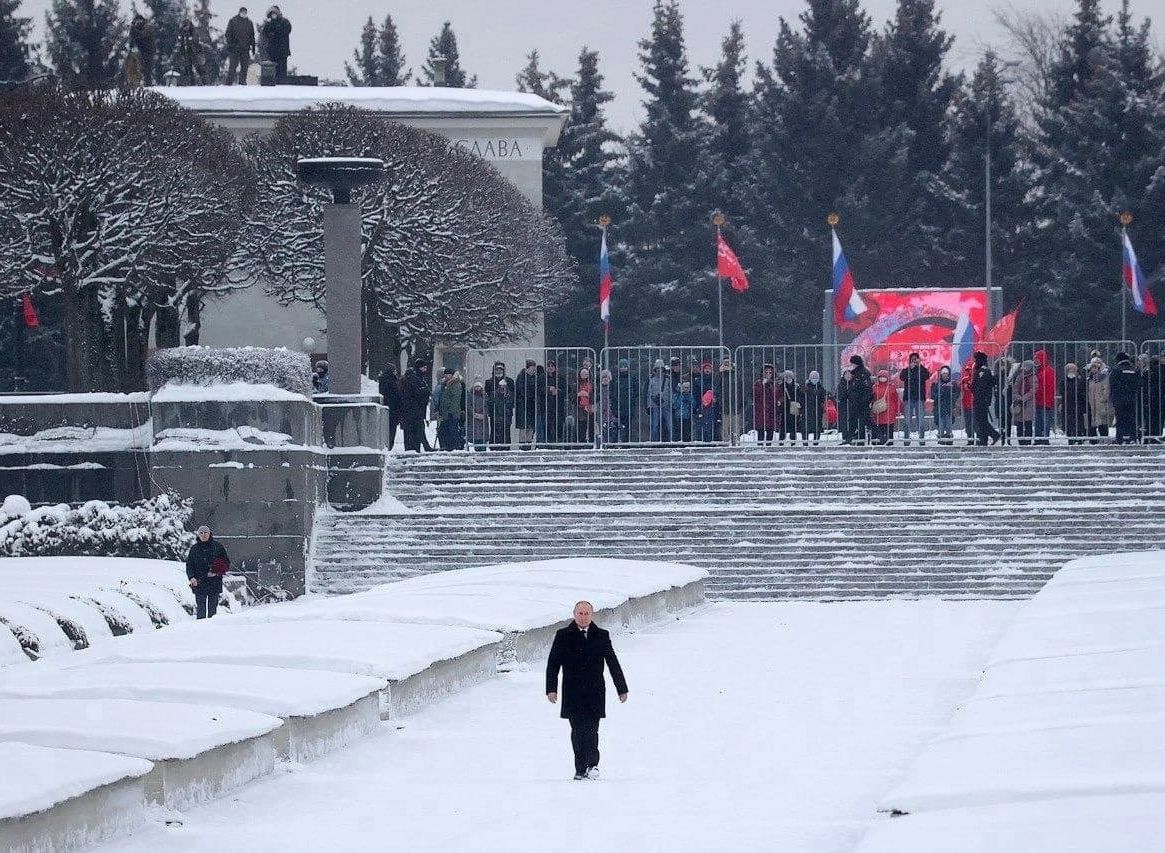 В Санкт-Петербурге из-за визита Путина блокадницу не пустили на Пискаревское кладбище