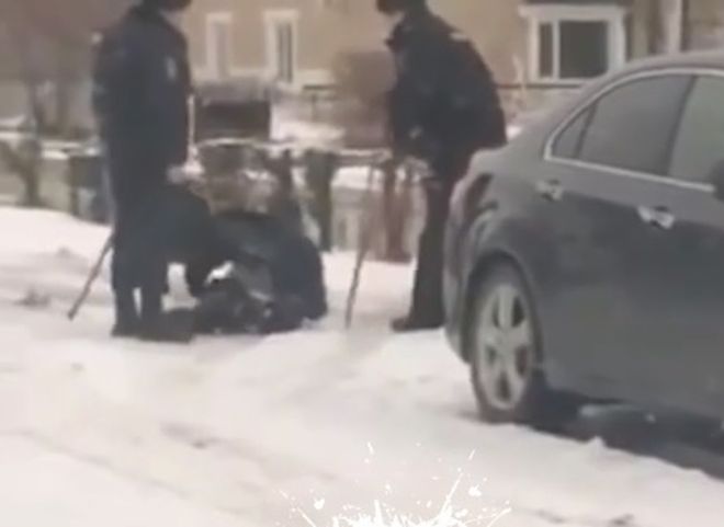 Алтайские полицейские подозреваются в избиении инвалида на костылях