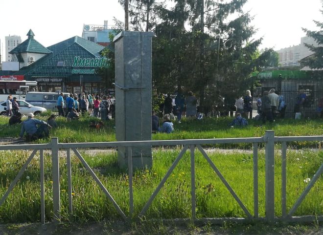 Опубликованы фотографии эвакуации ТРЦ «М5 Молл» и Центрального автовокзала