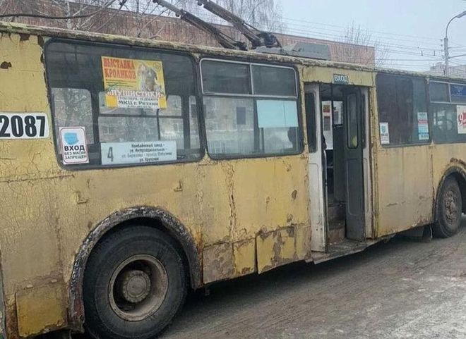 В Рязани засняли «безжалостный и беспощадный» троллейбус