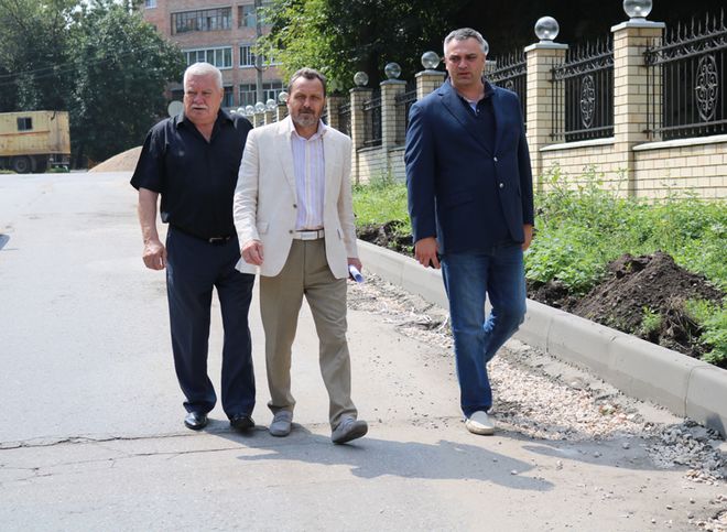 Депутаты Рязанской облдумы контролируют ремонт дорог в областном центре