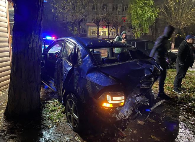 На улице Циолковского пьяный водитель устроил ДТП с пострадавшими