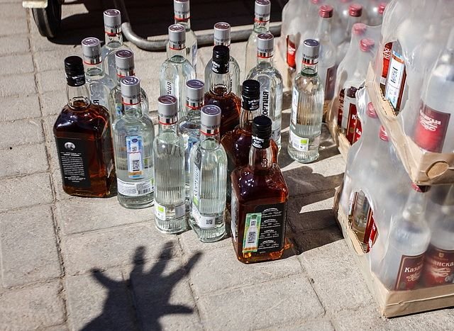 Рязанец, реализовавший три тонны контрафактного спиртного, получил условный срок