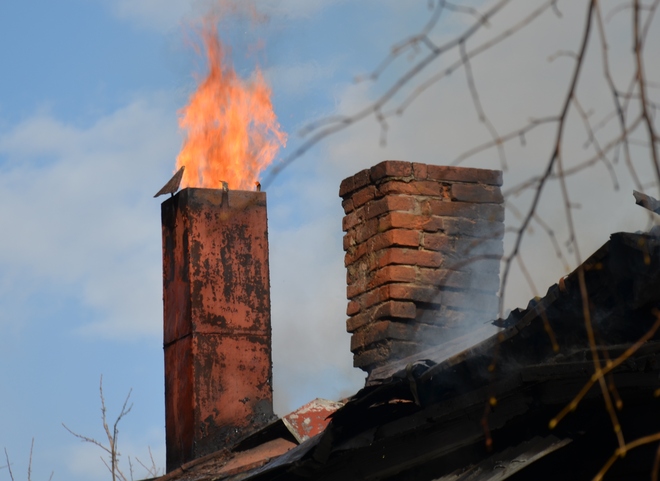 На пожаре в Солотче пострадал человек