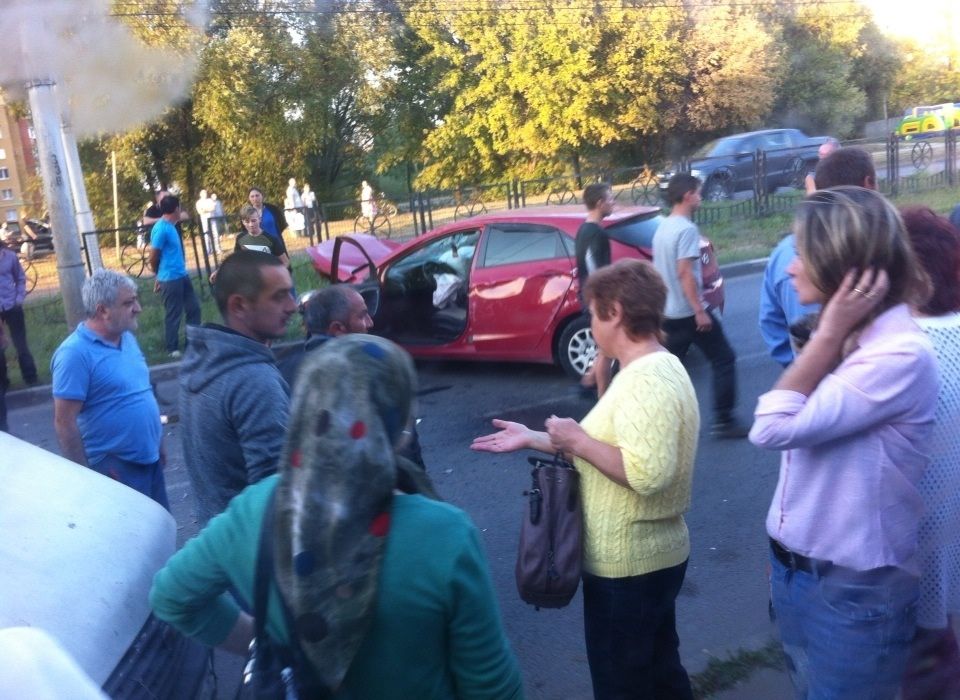 На улице Новоселов произошла серьезная авария