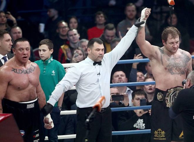 Емельяненко нокаутировал Кокляева в первом раунде боксерского поединка