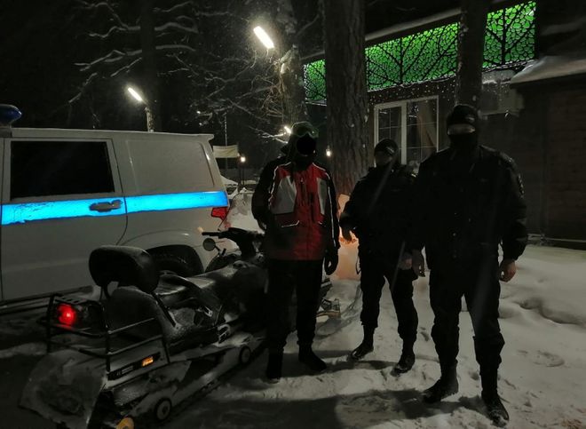 В Солотче пойманы водители, ездившие на незарегистрированных снегоходе и квадроцикле