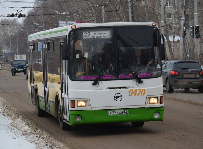 Судебные приставы арестовали автобусы Автоколонны-1310