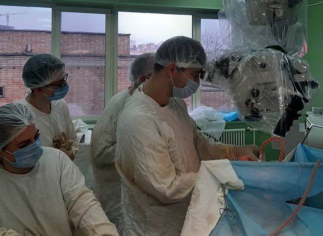 Рязанские врачи провели операцию на мозге пациентке, находившейся в сознании