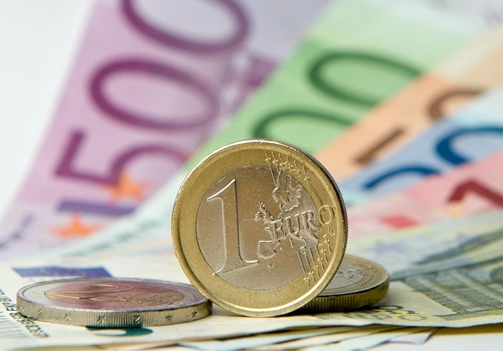 Евро поднялся выше 70 рублей