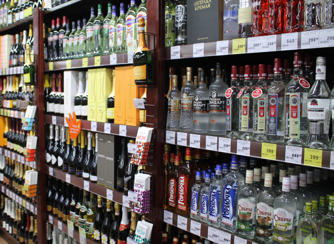 Жительницу Новомичуринска оштрафовали за продажу алкоголя подросткам