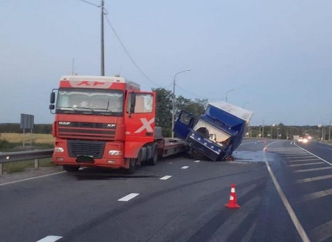 В Путятинском районе столкнулись два грузовых автомобиля